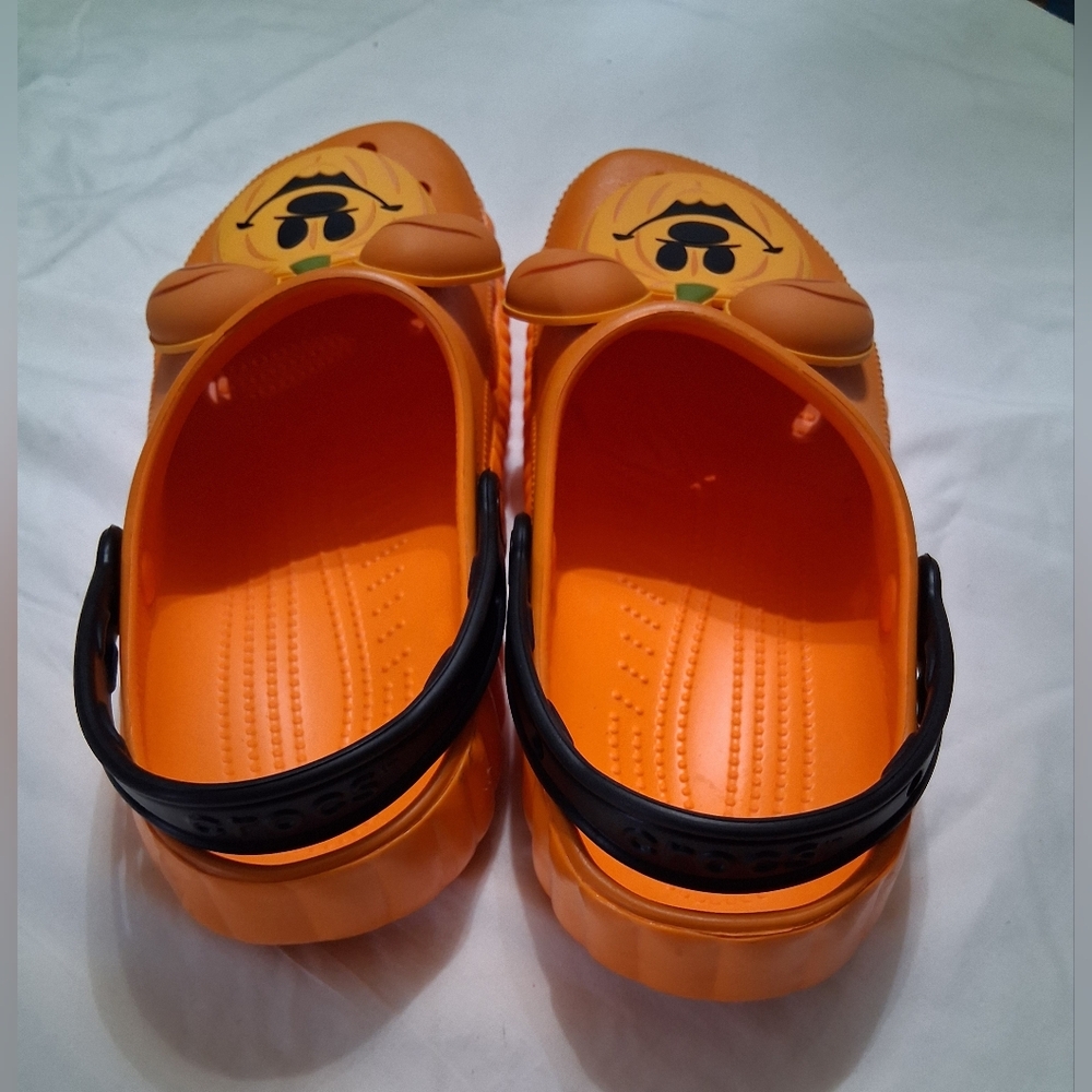 CROCS Disney PunkinOrange - Picture 3 of 5